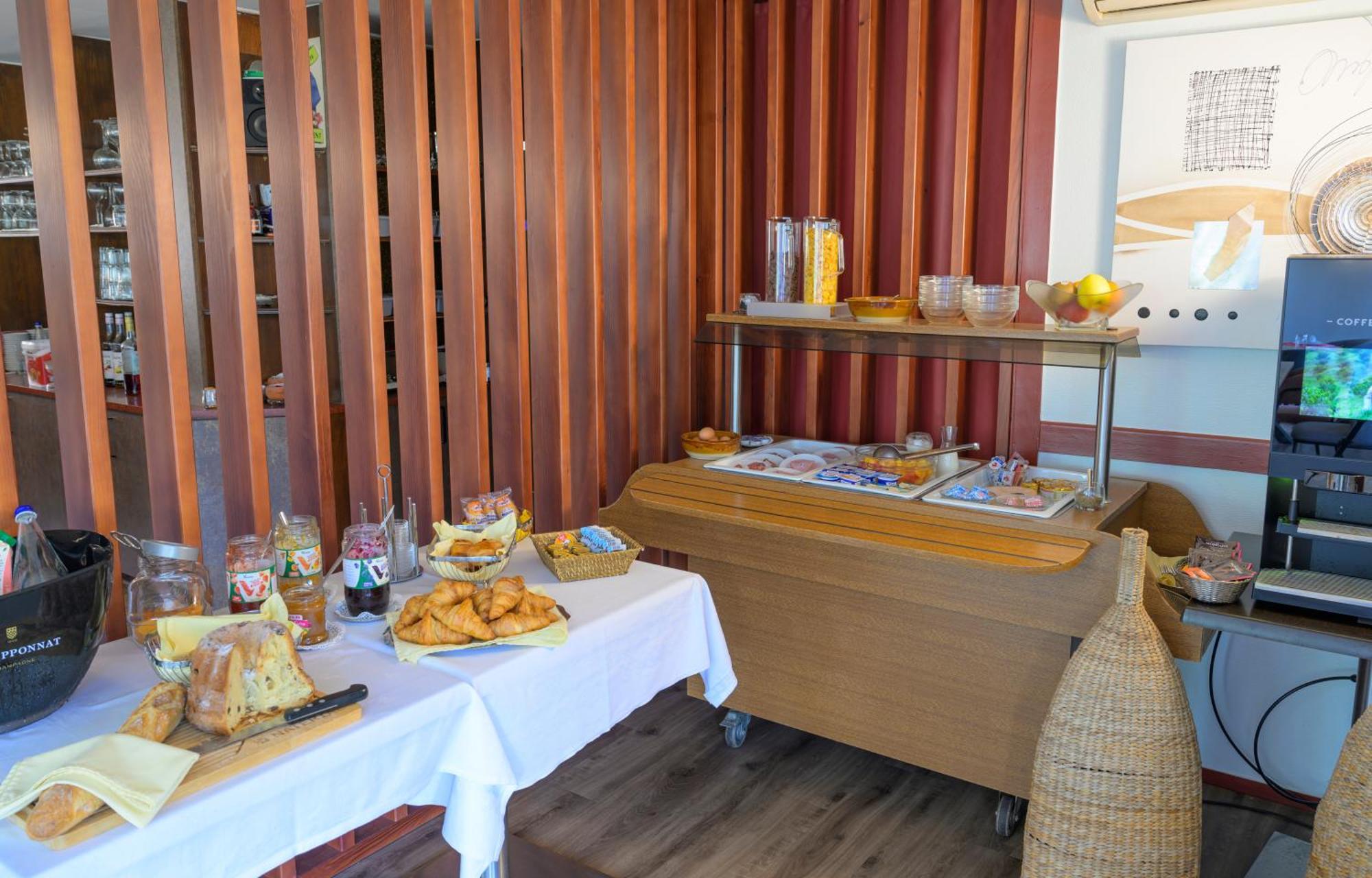 Hotel Restaurant Au Relais D'Alsace Rouffach Esterno foto
